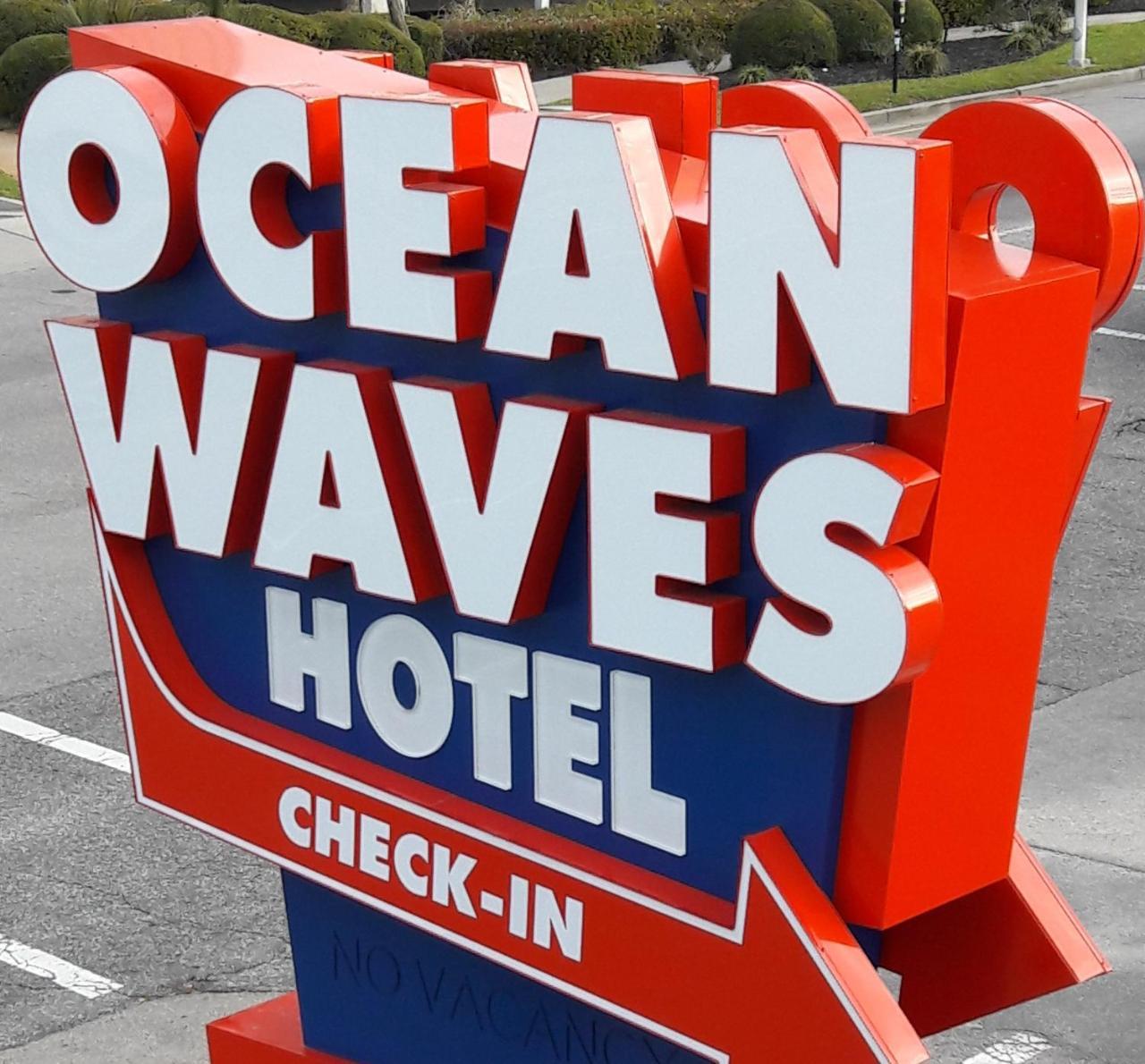 מירטל ביץ' Ocean Waves Hotel מראה חיצוני תמונה